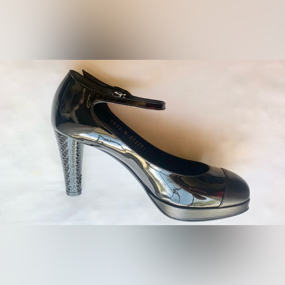 CHANEL Black Patent Mary Jane Pump with Scalloped Heel - Picture 12 of 16